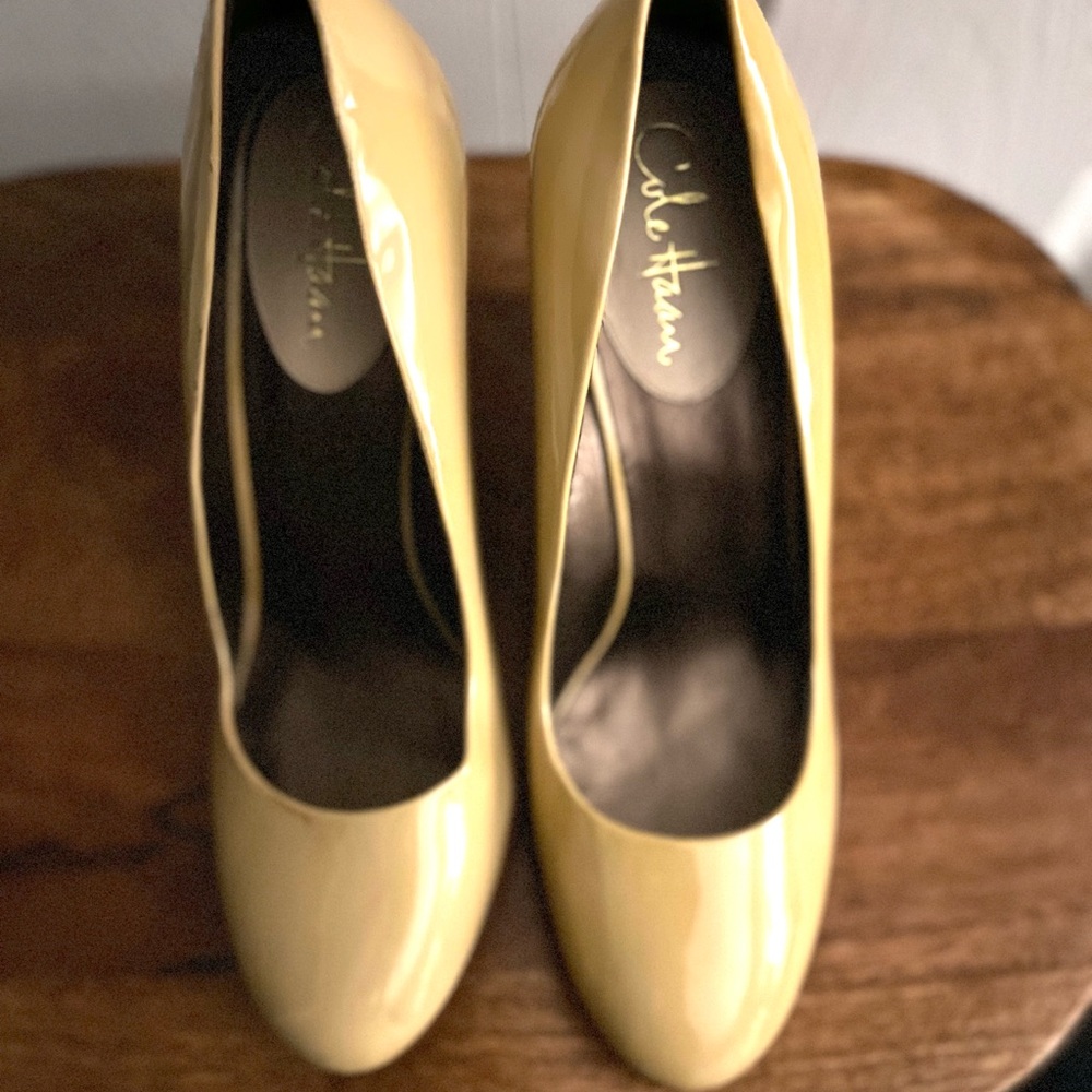 Cole haan women’s patent size 10 2 markings on the shoe as shown in the picture)